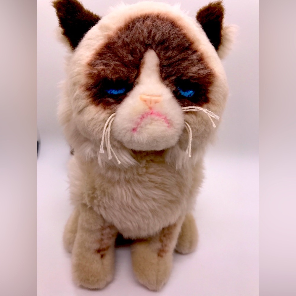 GUND Grumpy cat soft plush 10 inch realistic stuffed animal